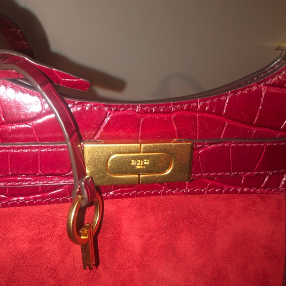 Tory Burch Red Croc-Embossed Crossbody Bag - Picture 4 of 4